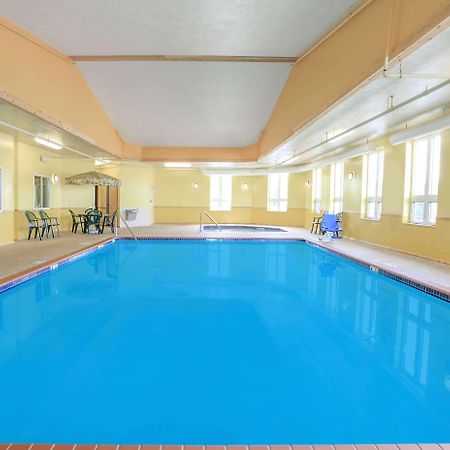 Hotel Super 8 By Wyndham Sault Ste. Marie Exterior foto