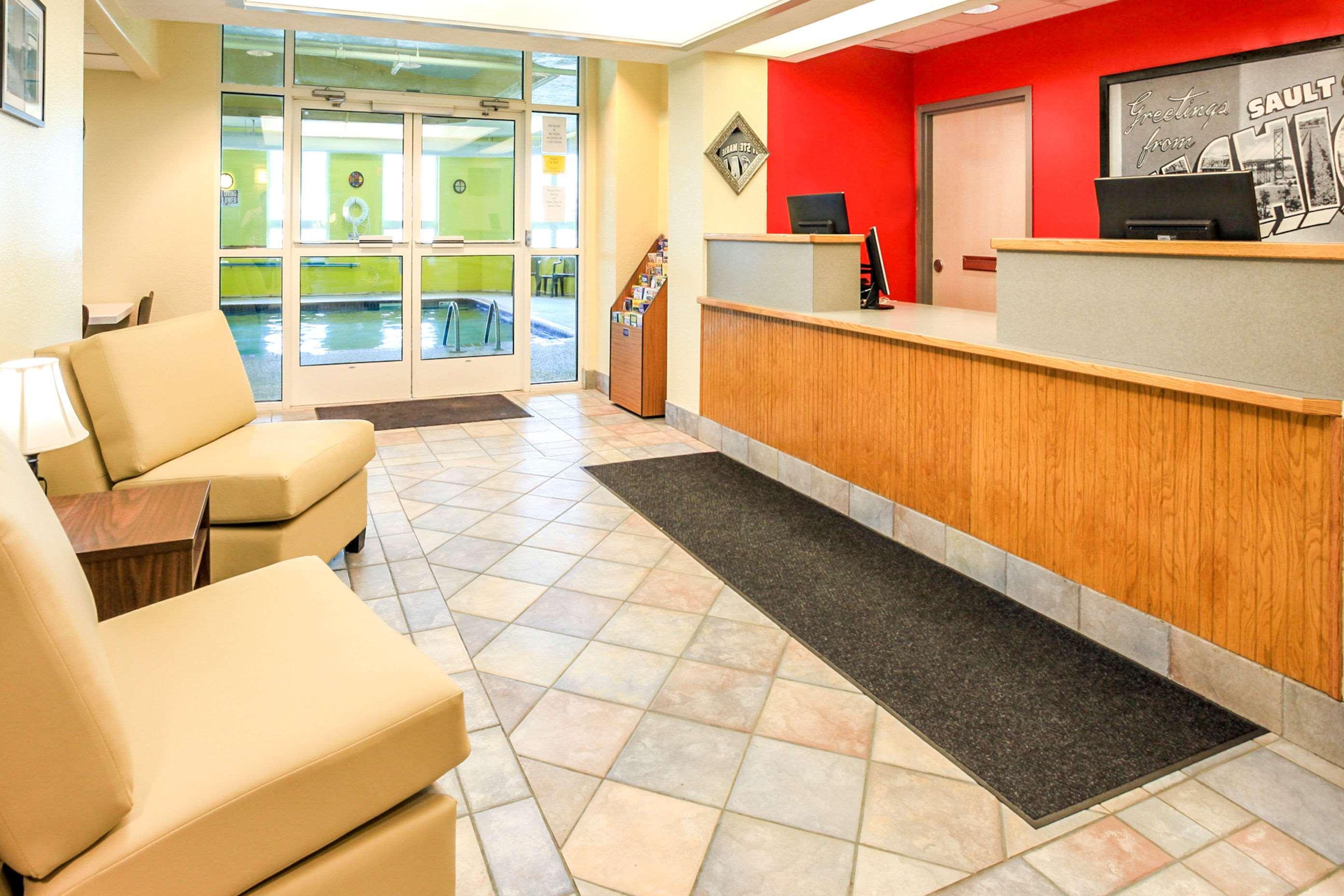 Hotel Super 8 By Wyndham Sault Ste. Marie Exterior foto
